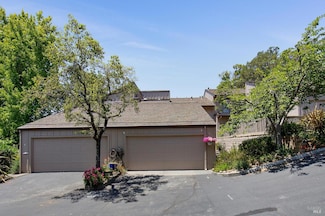 3 Mcintosh Ct, Novato, CA 94949