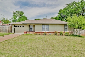 110 W Doyle St, Granbury, TX 76048