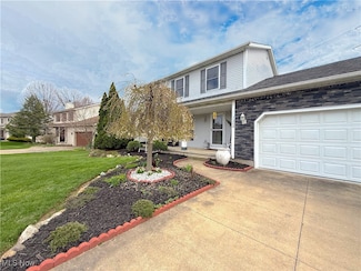1208 Grovewood Dr, Tallmadge, OH 44278
