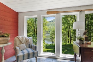 515 Hillside Dr, Pownal, VT 05261