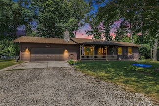 10257 Maple Hill Rd, Howard City, MI 49329