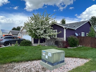 806 18th St, Wheatland, WY 82201
