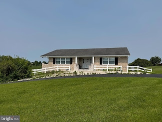 6472 Edwards Dr, Mercersburg, PA 17236