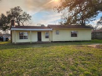 703 N 9th St, Nederland, TX 77627