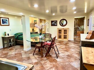 1361 W 35th St, Los Angeles, CA 90007