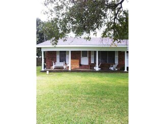 1102 Ravia Rd, Sulphur, LA 70665