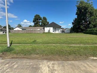 3417 Marietta St, Chalmette, LA 70043