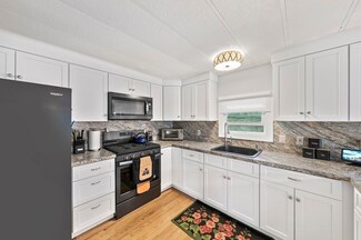 11 Mountain Ash Dr, Kingston, MA 02364
