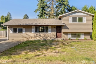 1607 E Hazel Ave, Burlington, WA 98233