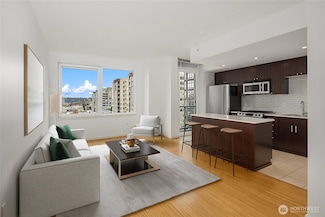 76 Cedar St Unit 1203, Seattle, WA 98121