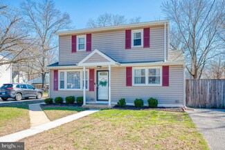 297 Beach Ave, Pasadena, MD 21122