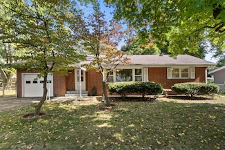 1906 McDonald Dr, Champaign, IL 61821