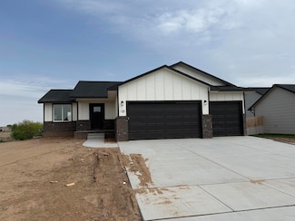 138 Poplar Cir, Goddard, KS 67052