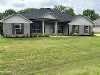 7723 Mary McCoy Dr, Horn Lake, MS 38637