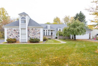 5674 Bayonne Ave, Haslett, MI 48840