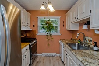 142 Autumn St Unit F, Agawam, MA 01001
