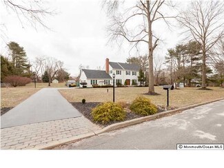 12 Carriage Hill Dr, Colts Neck, NJ 07722