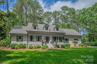 516 Amanda Dr, Matthews, NC 28104