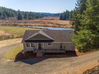 820 NE Meadow Hill Dr, Toledo, OR 97391