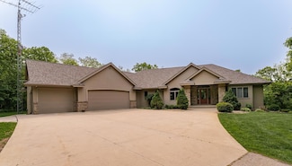 7720 100th St NW, Pine Island, MN 55963