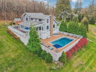 43 Meeting House Rd, Pawling, NY 12564