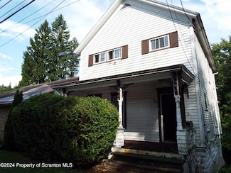 14 Cottage St, Carbondale, PA 18407