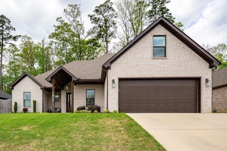 7901 S Shoreline Blvd, Benton, AR 72019