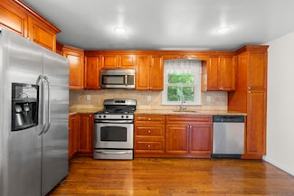 130 Ashton St, Bridgeport, CT 06606