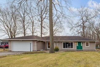 2804 Martin Manor Dr, Goshen, IN 46526