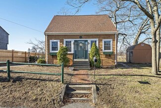 10 Eaton Rd, Quincy, MA 02169