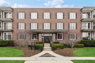 1350 N Western Ave Unit 207, Lake Forest, IL 60045