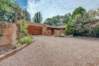 463 Camino Manzano, Santa Fe, NM 87505