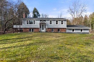1129 Eastern Ave, Ballston Lake, NY 12019