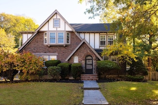 118 Langdon St, Newton, MA 02458