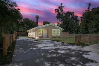 429 W Carolina Ave, Deland, FL 32720
