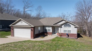 159 Cambridge Dr, Lake Ozark, MO 65049