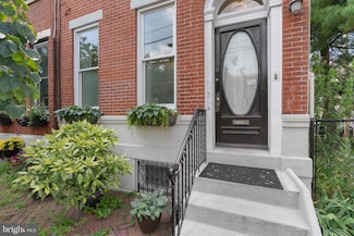 44 Hamilton St, Philadelphia, PA 19130