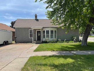 104 E B St, Shoshone, ID 83352