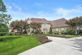 5480 N Woods Ln, Solon, OH 44139