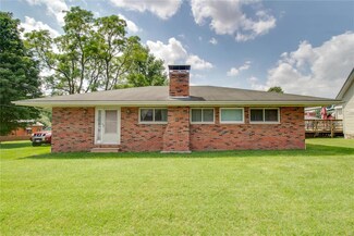 7 State St, Pocahontas, IL 62275