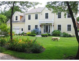 26 Pennsylvania Ave, Jamestown, RI 02835