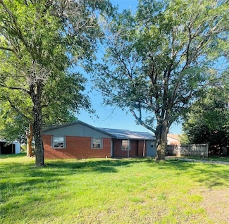 2217 7th St, Prague, OK 74864