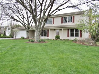 36W312 Barton Dr, Saint Charles, IL 60175