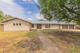 706 Fillmore St, Mc Gregor, TX 76657
