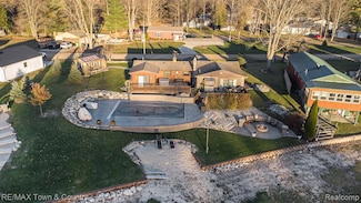 4148 Lakeside Dr, Beaverton, MI 48612