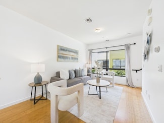 904 Zephyr Dr Unit 15, Oakland, CA 94607