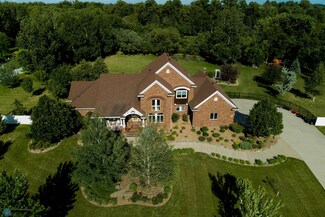 7008 Maple Ln, Horace, ND 58047