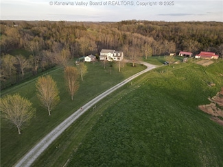281 Windy Ln, Liberty, WV 25124