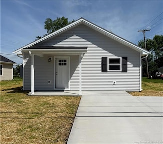 202 E Walnut St, Crothersville, IN 47229