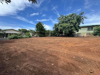 1592 Mill St, Wailuku, HI 96793
